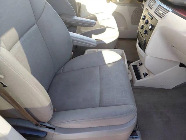 2009 Volkswagen Routan SE