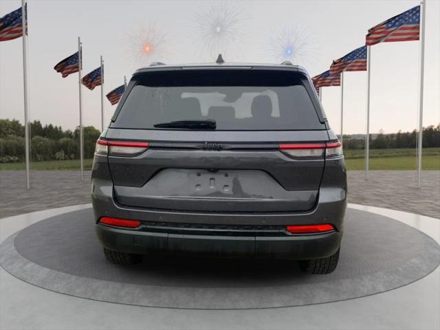 2023 Jeep Grand Cherokee Altitude 4x2