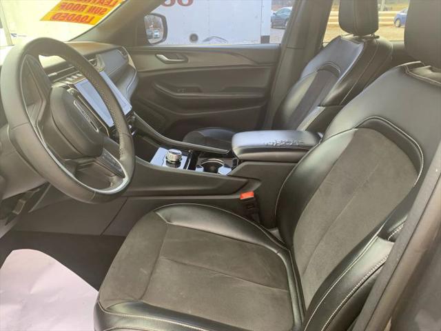 2023 Jeep Grand Cherokee Altitude 4x2