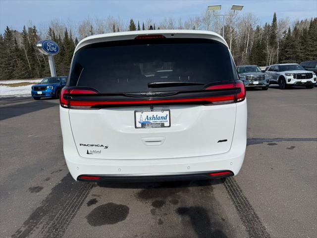 2026 Chrysler Pacifica Select AWD