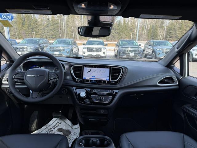 2026 Chrysler Pacifica Select AWD