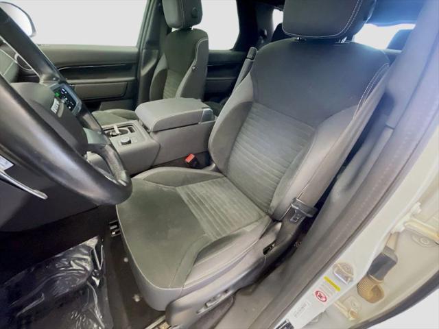2023 Land Rover Discovery P300 S R-Dynamic