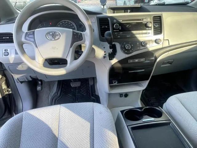 2011 Toyota Sienna LE V6