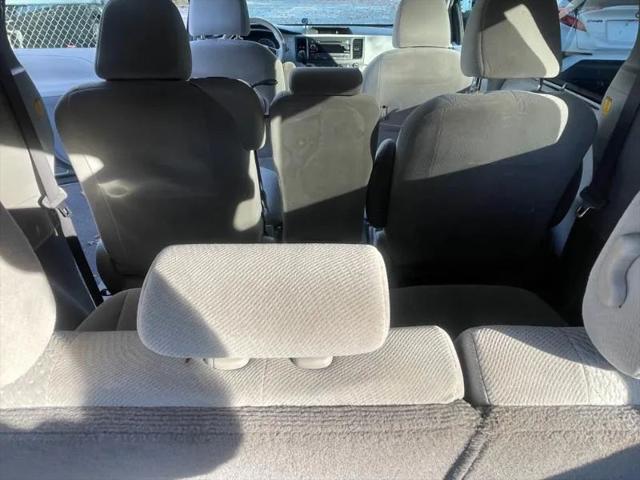 2011 Toyota Sienna LE V6