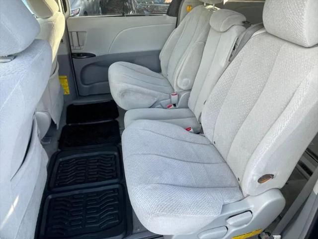 2011 Toyota Sienna LE V6