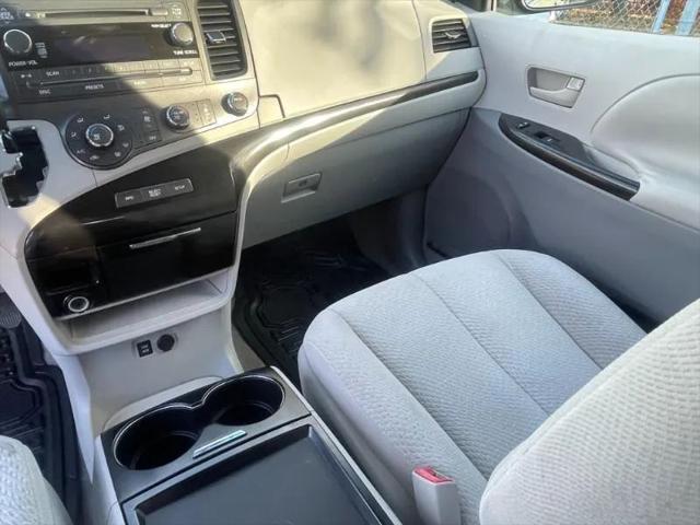 2011 Toyota Sienna LE V6