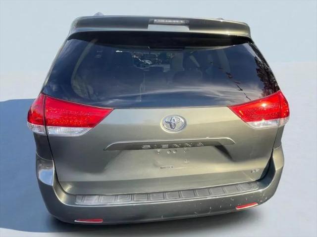 2011 Toyota Sienna LE V6