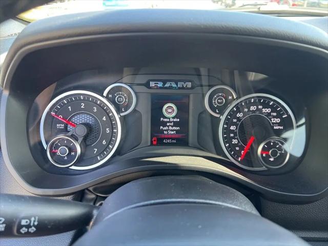 2025 Ram 1500 Big Horn Crew Cab 4x4 5'7" Box