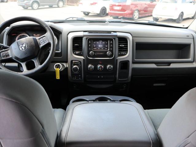 2017 Ram 1500 Express Crew Cab 4x4 5'7" Box