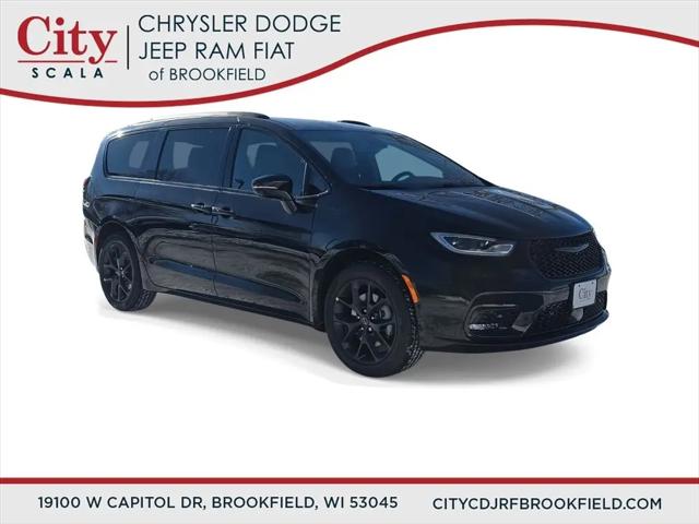2026 Chrysler Pacifica Select AWD for sale in Brookfield, WI