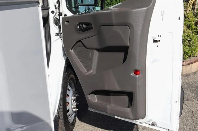 2022 Ford Transit Cutaway T-350