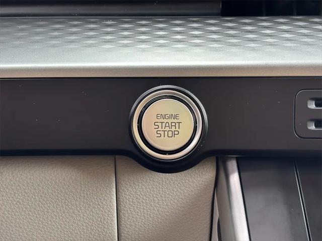 2023 Kia Carnival MPV LX Seat Package