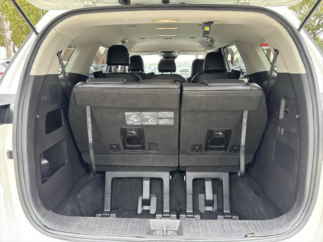 2023 Kia Carnival MPV LX Seat Package