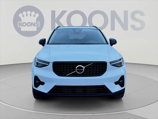2026 Volvo XC40 Plus, B5 AWD Gas mild hybrid, Dark