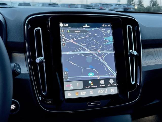 2026 Volvo XC40 Plus, B5 AWD Gas mild hybrid, Dark