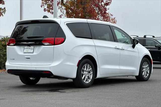 2026 Chrysler Voyager LX
