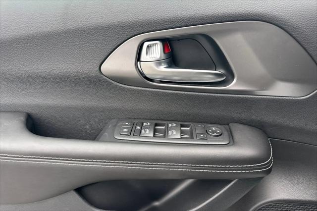 2026 Chrysler Voyager LX