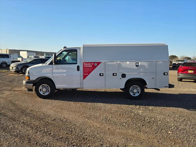 2025 Chevrolet Express Cutaway Work Van