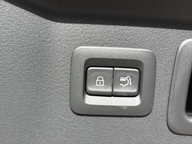 2026 Mazda X-90 3.3 Turbo Select