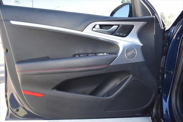 2023 Genesis G70 2.0T RWD