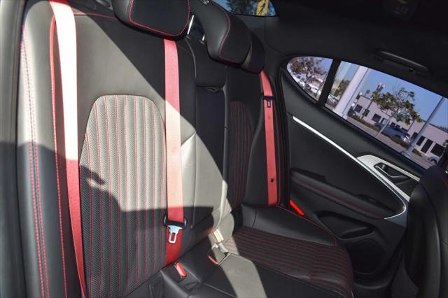 2023 Genesis G70 2.0T RWD