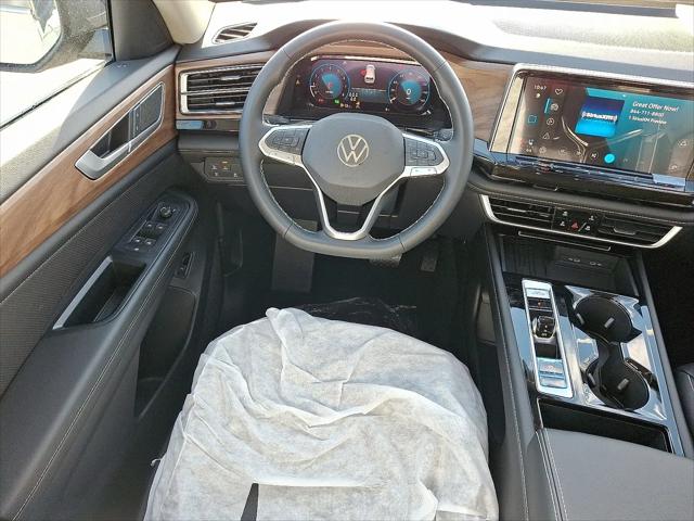 2026 Volkswagen Atlas SE with Technology