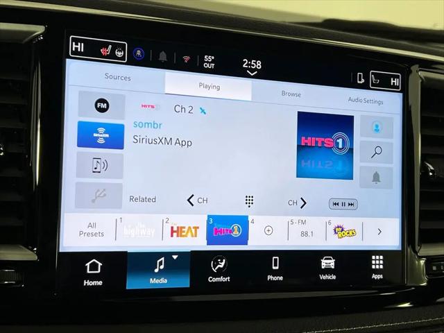 2026 Chrysler Pacifica Select