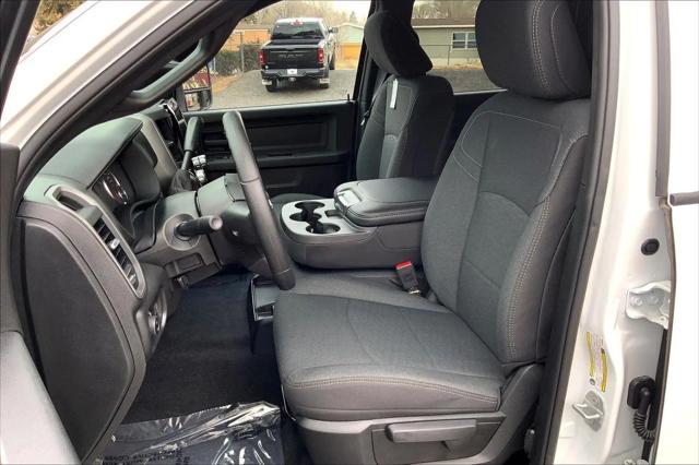 2026 Ram 2500 Black Express Crew Cab 4x4 6'4" Box