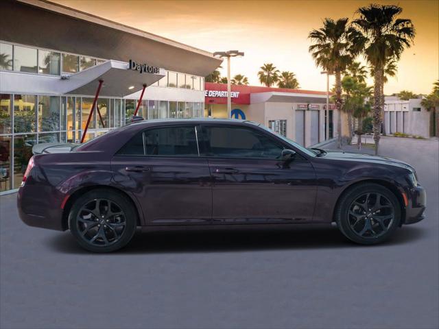 2021 Chrysler 300 Touring