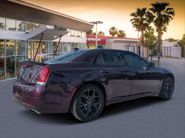 2021 Chrysler 300 Touring