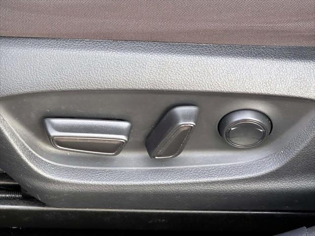 2022 Toyota Camry LE AWD [14]