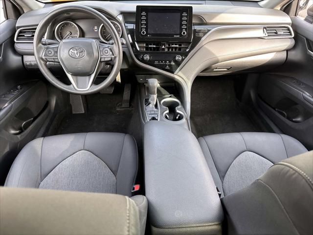 2022 Toyota Camry LE AWD [17]