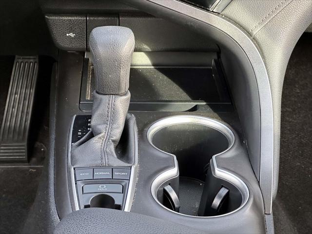 2022 Toyota Camry LE AWD [20]