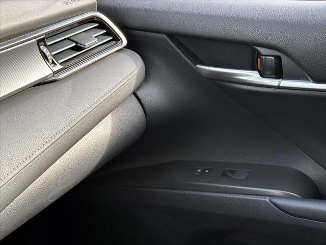 2022 Toyota Camry LE AWD [26]