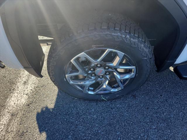 2026 GMC Sierra 1500 Crew Cab, Short Bed, SLT, 4WD