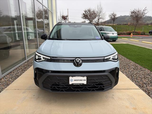 2026 Volkswagen Taos SE Black