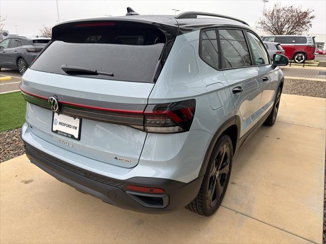 2026 Volkswagen Taos SE Black