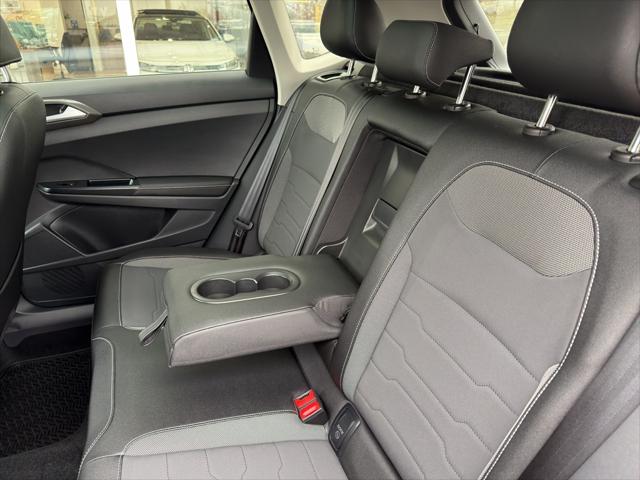 2026 Volkswagen Taos SE Black