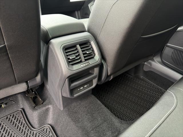 2026 Volkswagen Taos SE Black