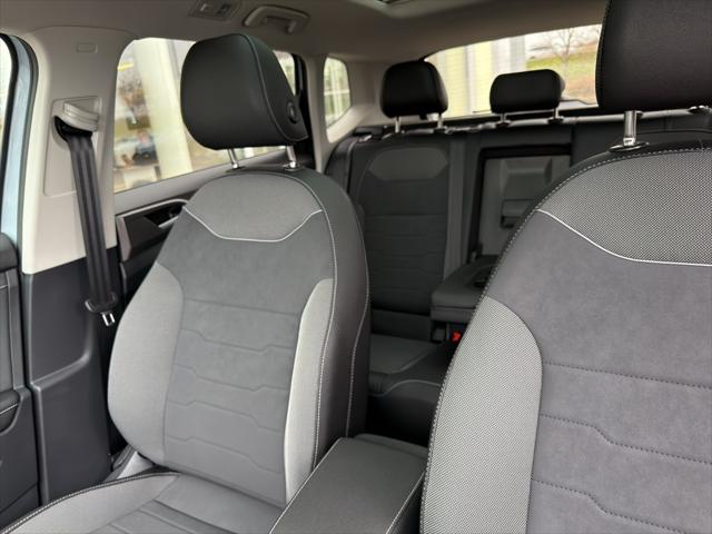 2026 Volkswagen Taos SE Black