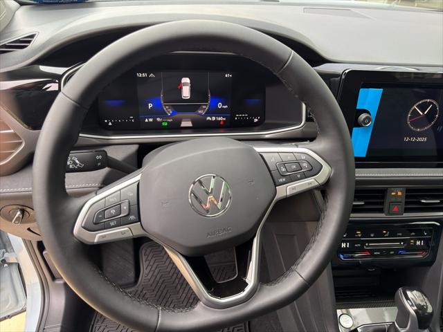 2026 Volkswagen Taos SE Black