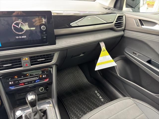 2026 Volkswagen Taos SE Black
