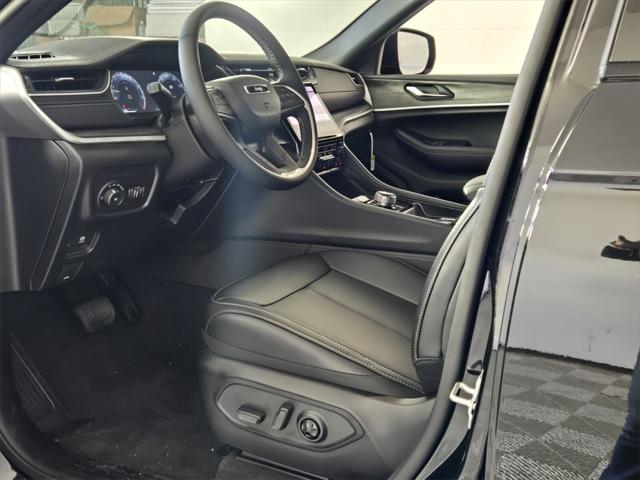2025 Jeep Grand Cherokee Limited 4x2