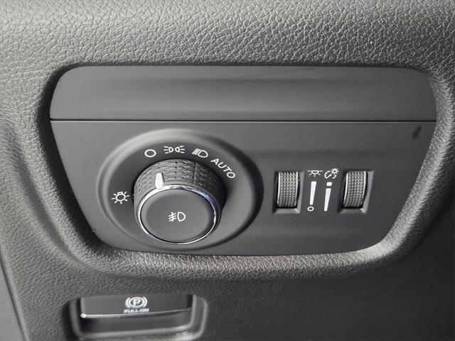 2025 Jeep Grand Cherokee Limited 4x2