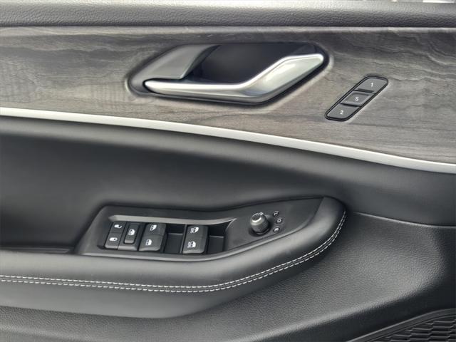 2025 Jeep Grand Cherokee Limited 4x2