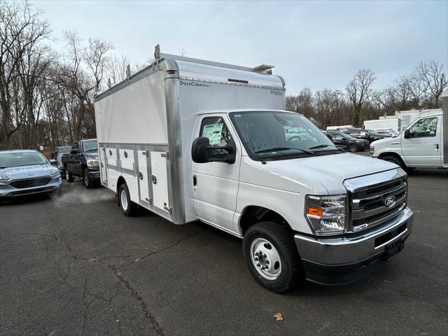 2026 Ford E-450 Cutaway Base