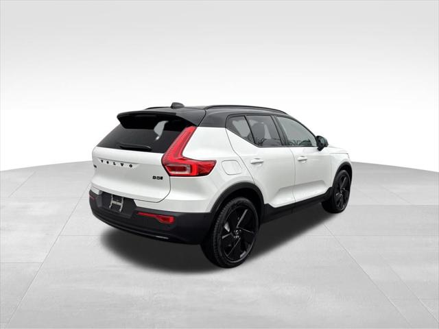 2026 Volvo XC40 B5 Ultra Black Edition
