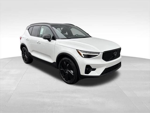 2026 Volvo XC40 B5 Ultra Black Edition