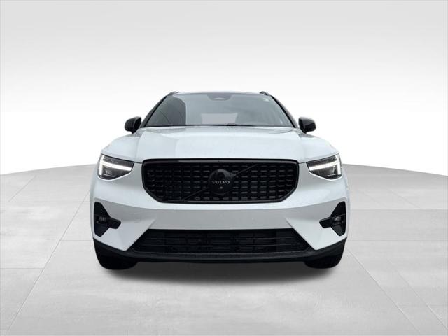 2026 Volvo XC40 B5 Ultra Black Edition