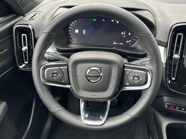 2026 Volvo XC40 B5 Ultra Black Edition